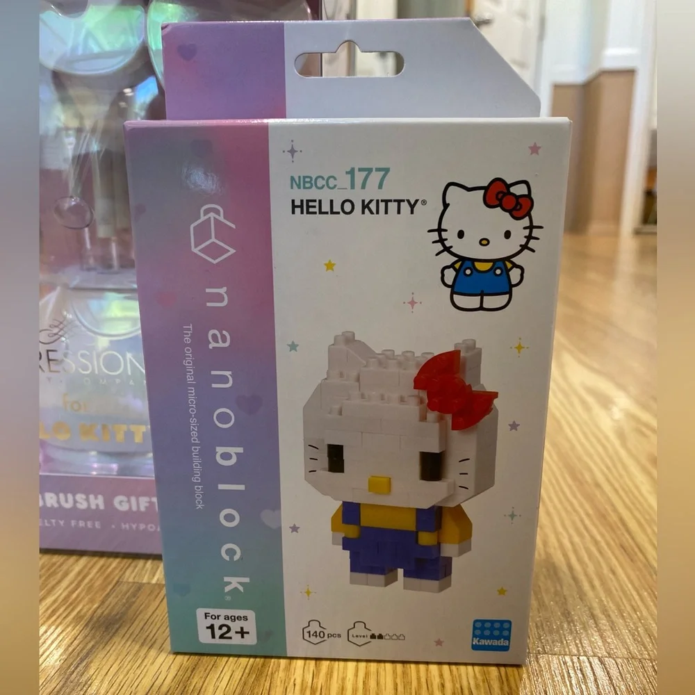 OG Hello Kitty 🐈‍⬛ limited edition Lego figurine NEW in box